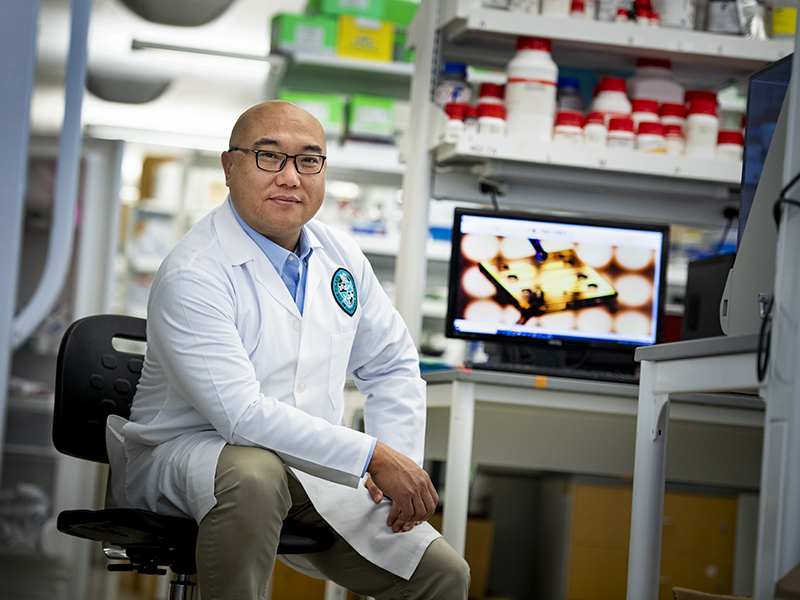 Chenzhong Li, PhD in lab