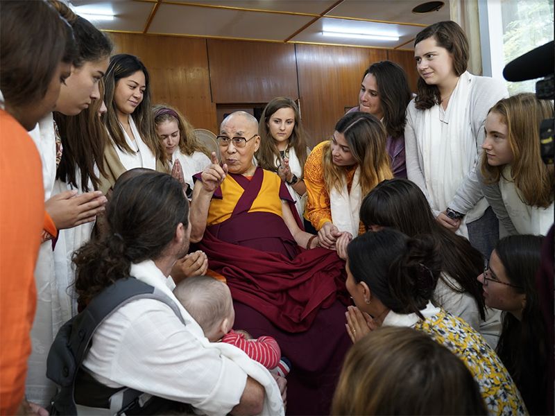 The Dalai Lama speaks with students