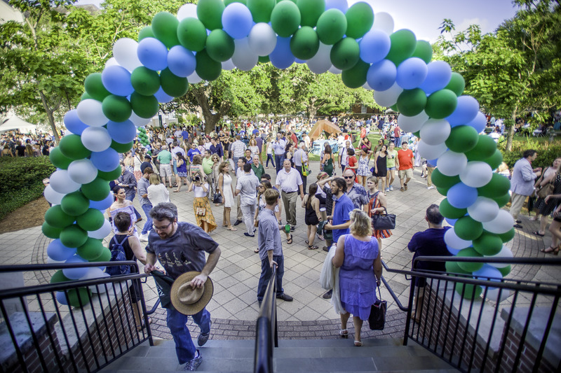 Tulane community gathers for Wave Goodbye party on campus